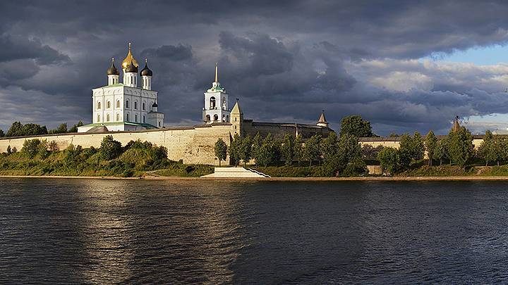Жемчужины Псковского края - автобусные туры в Псков - ФурПур
