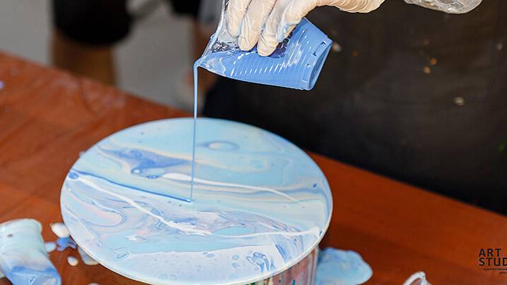 Мастер-класс по живописи “Fluid ART. Интерьерная картина жидким акрилом”