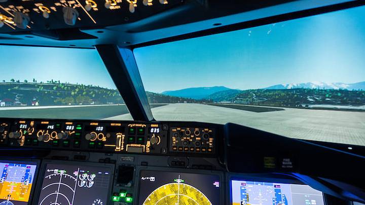 Пилотирование авиатренажера Boeing 737