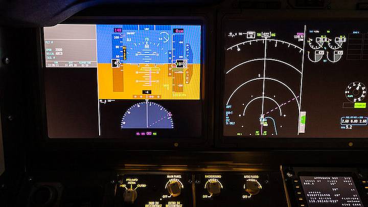 Пилотирование авиатренажера Boeing 737