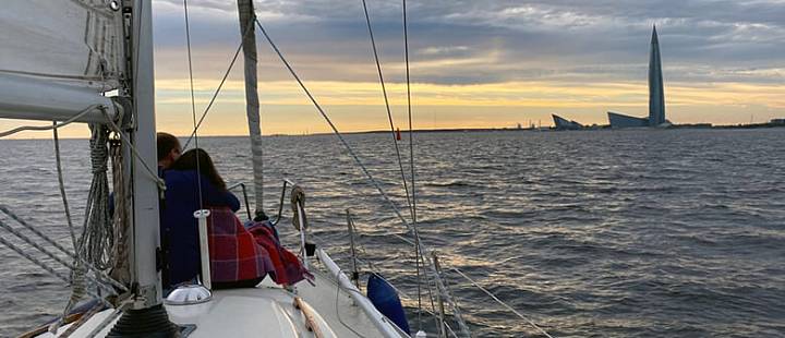 Романтическая прогулка на яхте